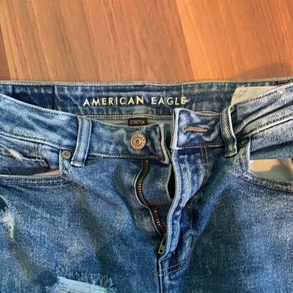 Ripped mom jeans from American eagle - Picture 2 of 3